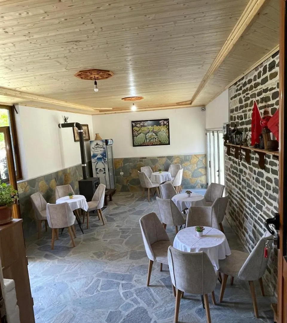 Hostel Xarba Gjirokastra 0*,
